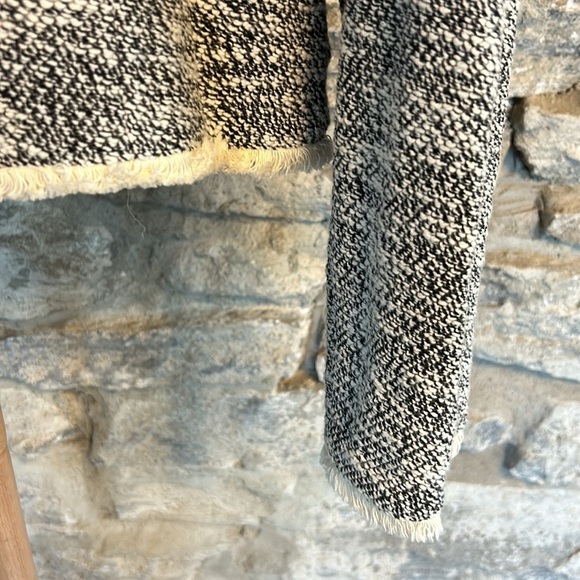 Black and Cream jacket - Picture 6 of 10